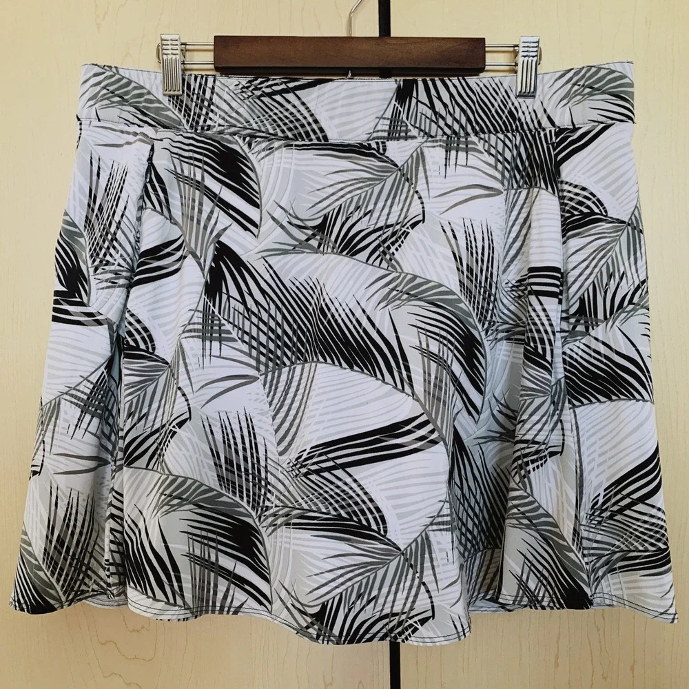 T by Talbots Women's XL Black White Stretch Painted Fronds Active Skort Skirt